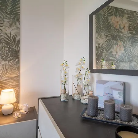 Artisti - Happy Apartment *